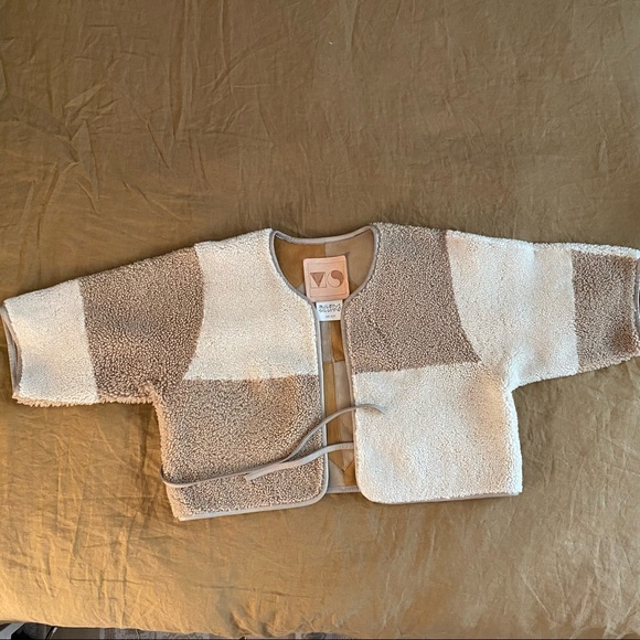 Milena Silvano Shearling Cropped Coat, Honey Combo - Picture 4 of 16